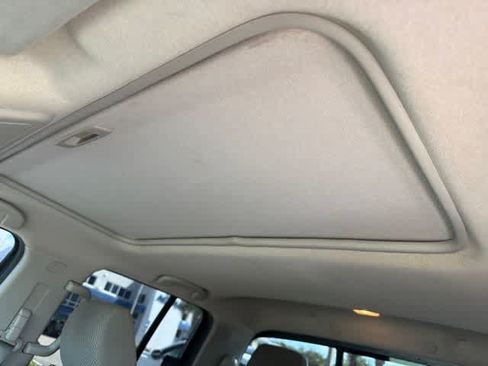 Used 2016 Nissan Frontier SV w/ Moonroof Package RWD image 28