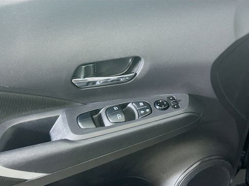 Used 2024 Nissan Kicks SV image 15