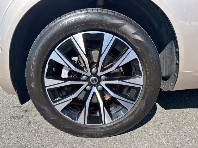 Used 2023 Volvo XC60 B5 Plus w/ Climate Package AWD/4WD image 9