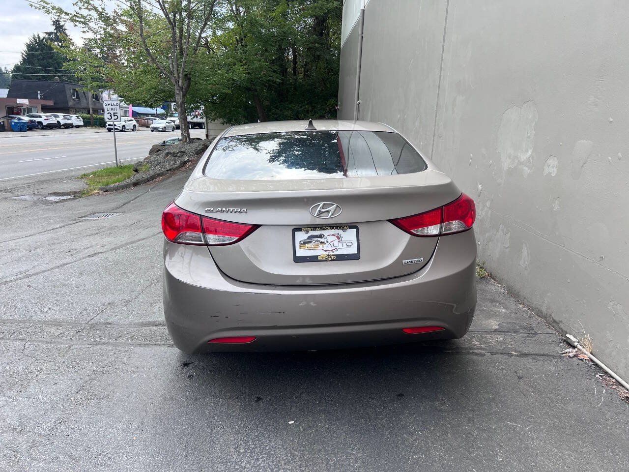 Used 2012 Hyundai Elantra Limited FWD image 5