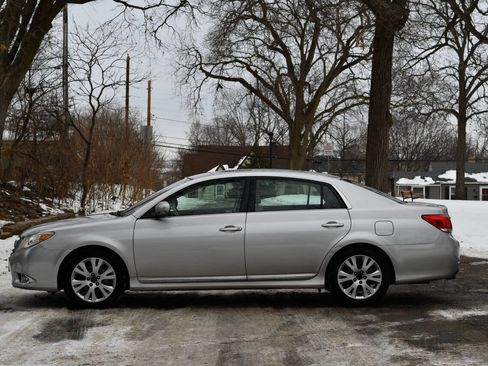 Used 2011 Toyota Avalon Limited image 6