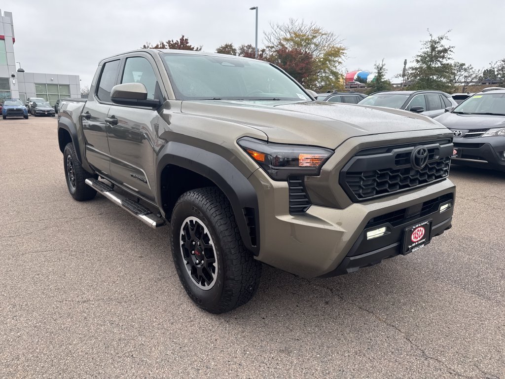 Used 2025 Toyota Tacoma TRD Off-Road AWD/4WD image 10