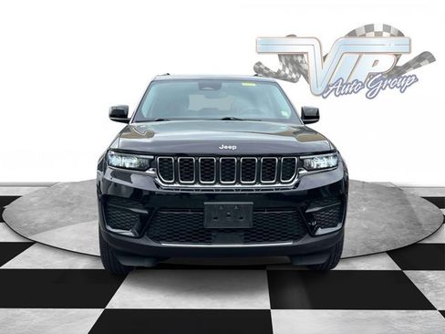 Certified 2023 Jeep Grand Cherokee Laredo w/ Luxury Tech Group I AWD/4WD image 2