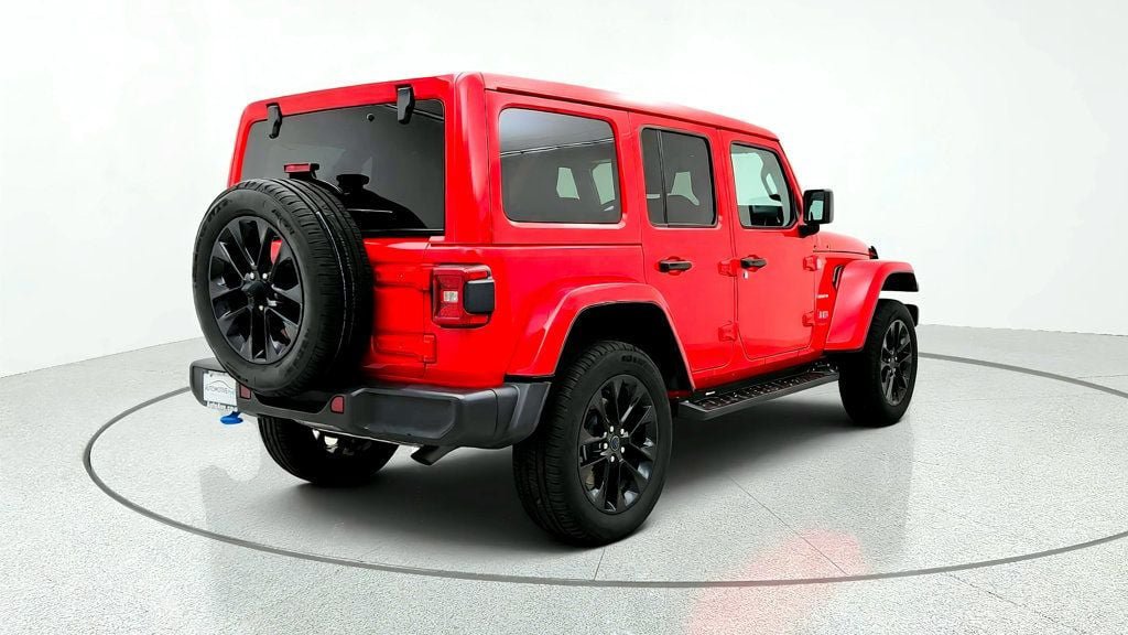 Used 2024 Jeep Wrangler Unlimited Sahara AWD/4WD image 5