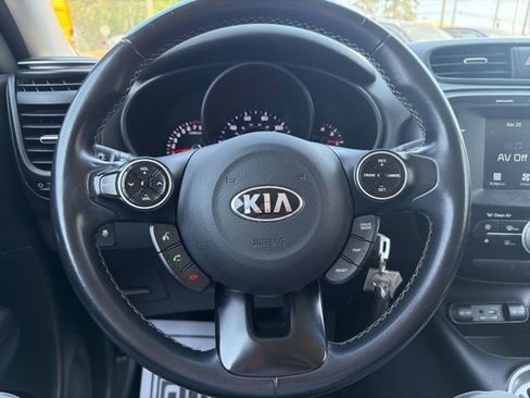 Used 2019 Kia Soul + FWD image 17