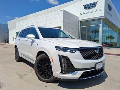 New 2025 Cadillac XT6 Luxury
