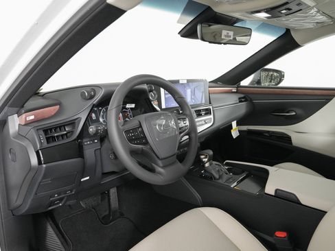 New 2025 Lexus ES 350 w/ Premium Package image 9