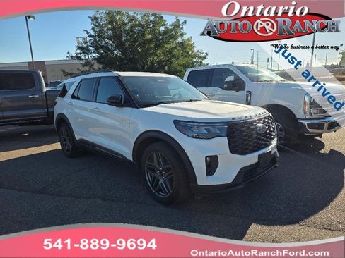 Used 2025 Ford Explorer ST AWD/4WD image 1