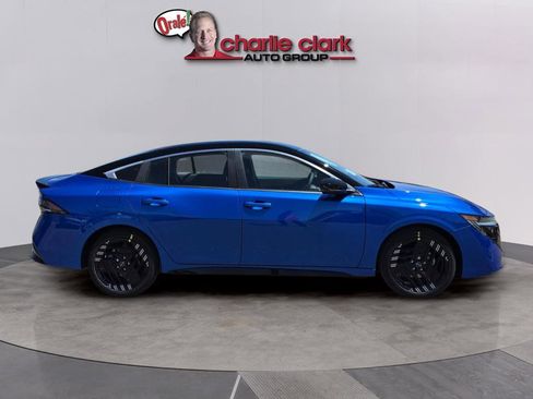 New 2026 Nissan Sentra SR w/ SR Premium Package FWD image 7
