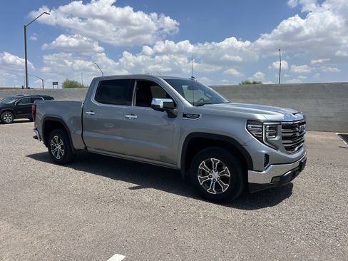 Used 2025 GMC Sierra 1500 SLT AWD/4WD image 7