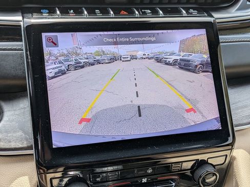 Used 2022 Jeep Grand Cherokee Limited 4xe image 21