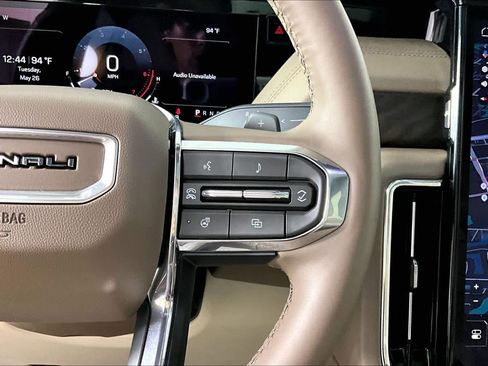 Used 2026 GMC Yukon Denali w/ Sun & Power Step Package AWD/4WD image 25