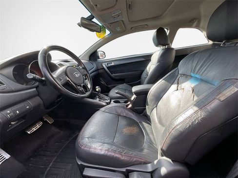 Used 2013 Kia Forte Koup SX w/ Leather Pkg image 11