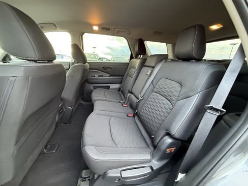 Certified 2024 Nissan Pathfinder SV image 16