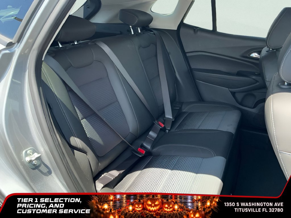 Used 2025 Chevrolet Trax LT w/ LT Convenience Package FWD image 20