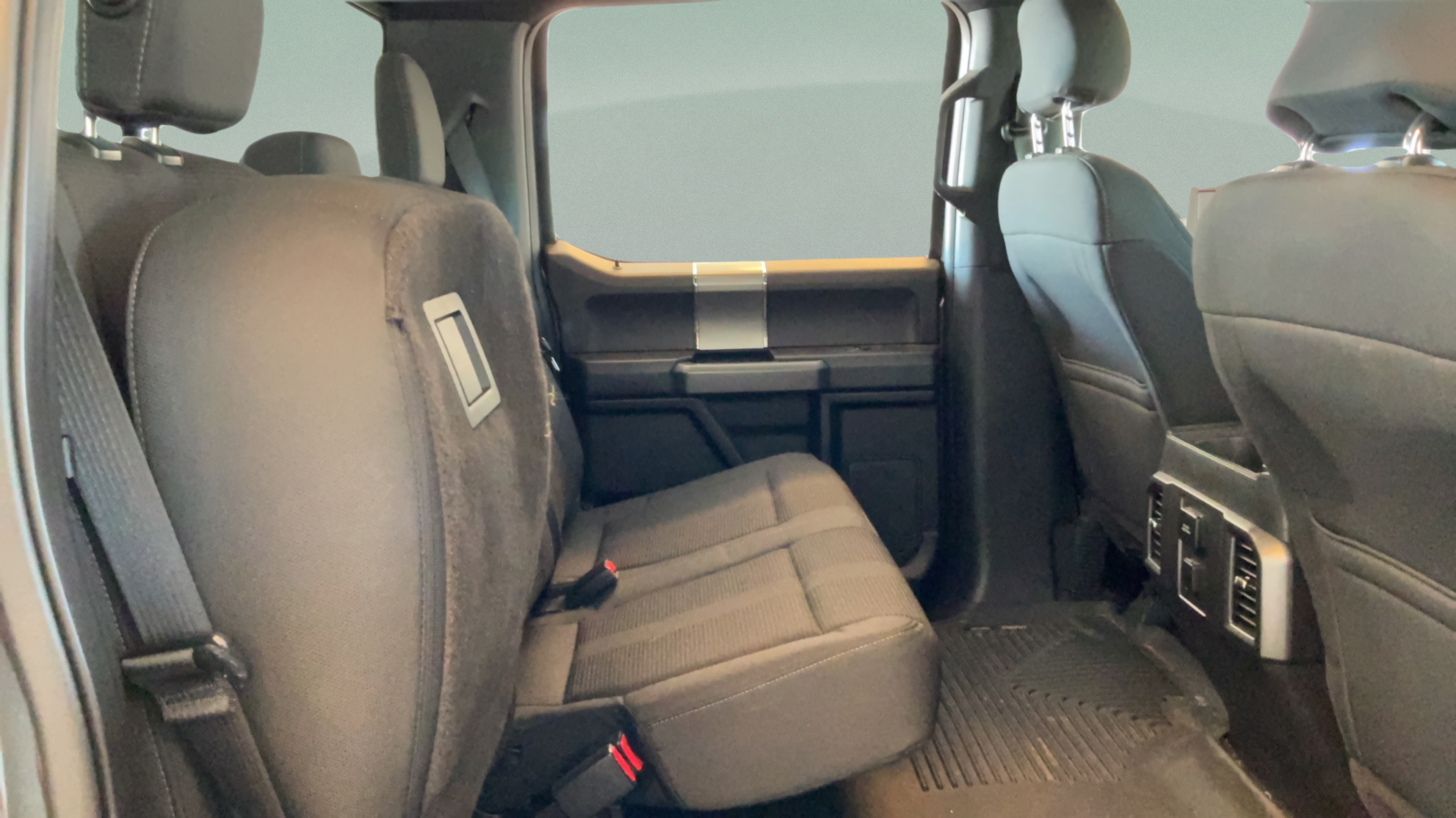 Used 2016 Ford F150 XLT w/ Equipment Group 302A Luxury AWD/4WD image 34