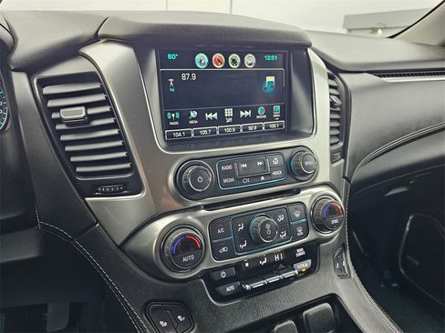 Used 2018 Chevrolet Suburban LT image 24