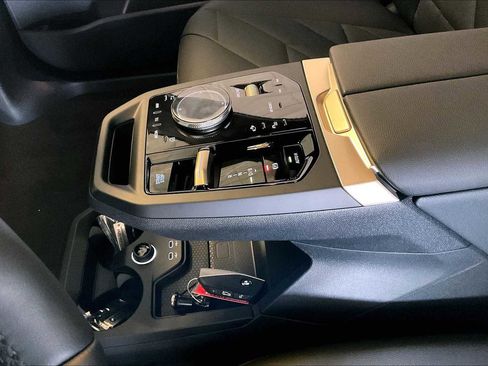 Used 2026 BMW iX xDrive45 image 7