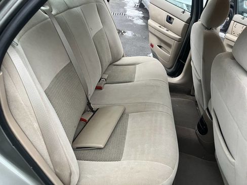 Used 2004 Ford Taurus SE image 27