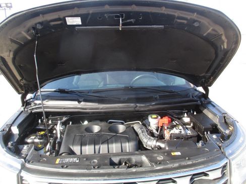 Used 2017 Ford Explorer XLT w/ Equipment Group 202A image 36