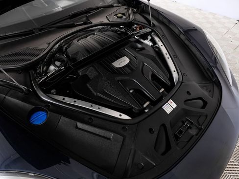 Used 2021 Porsche Panamera image 57