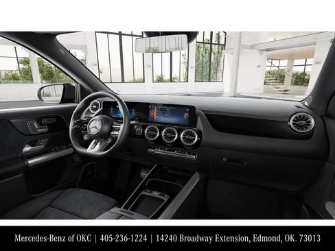 New 2026 Mercedes-Benz GLA 35 AMG 4MATIC image 6