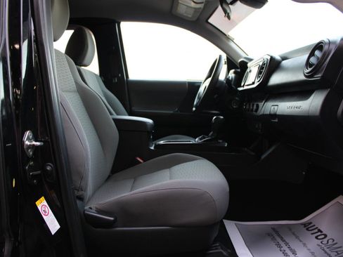 Used 2019 Toyota Tacoma SR image 41