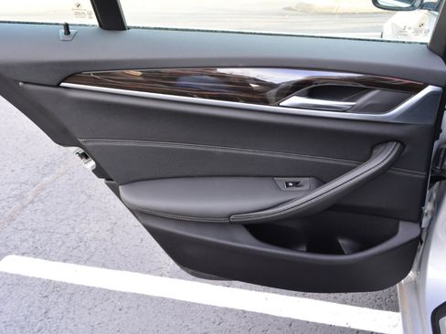 Used 2019 BMW 530i xDrive w/ Convenience Package image 11