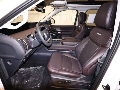 New 2026 Ford Expedition Max Platinum w/ Platinum Ultimate Package AWD/4WD image 12