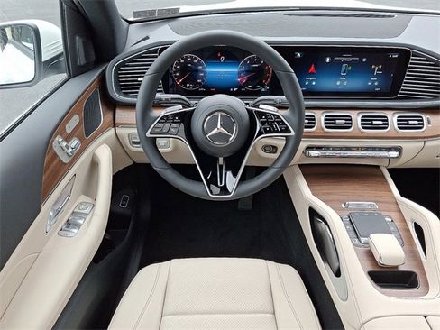 Used 2025 Mercedes-Benz GLE 450 4MATIC image 10