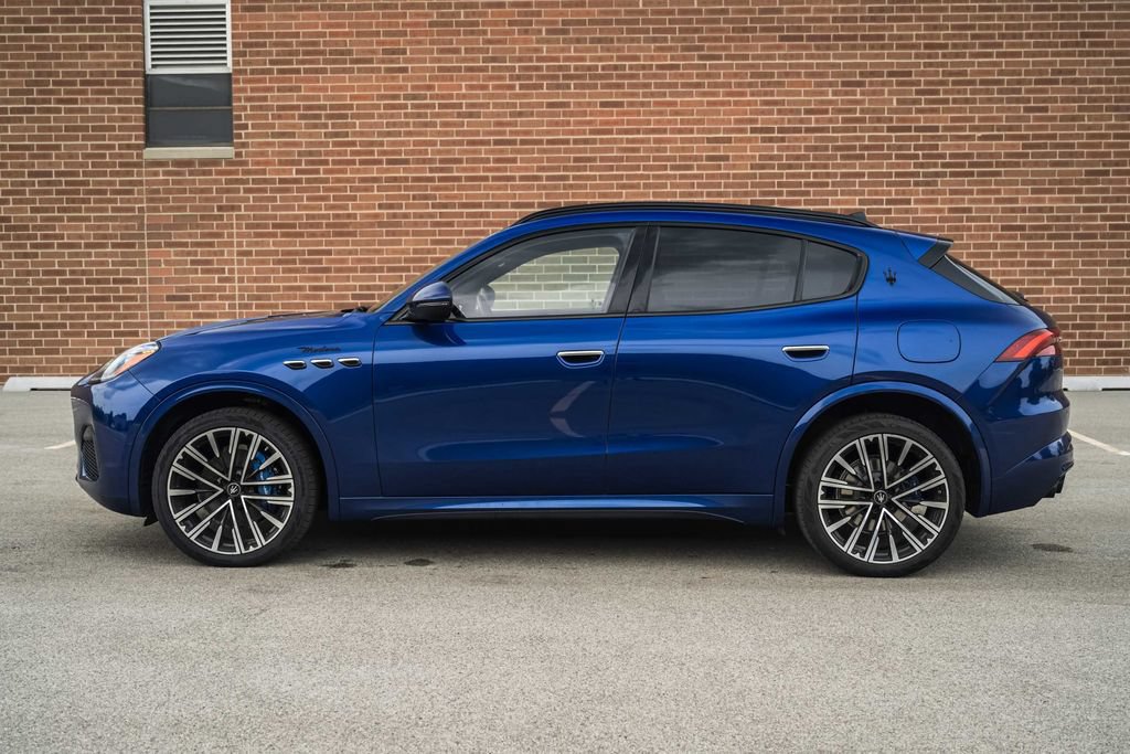 Used 2023 Maserati Grecale Modena AWD/4WD image 3