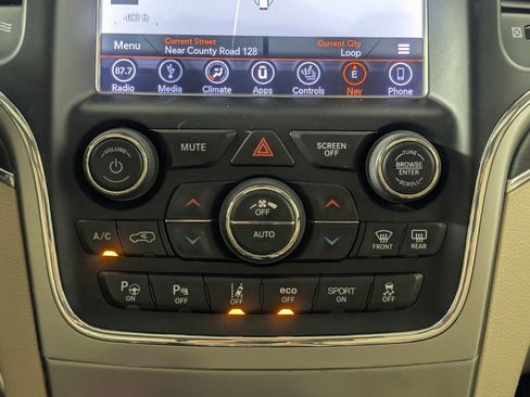 Used 2018 Jeep Grand Cherokee Overland image 17