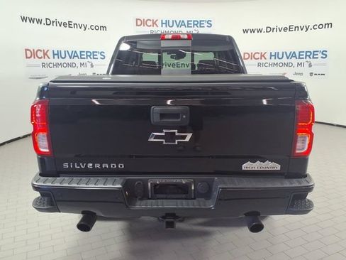 Used 2016 Chevrolet Silverado 1500 High Country w/ High Country Premium Package AWD/4WD image 5