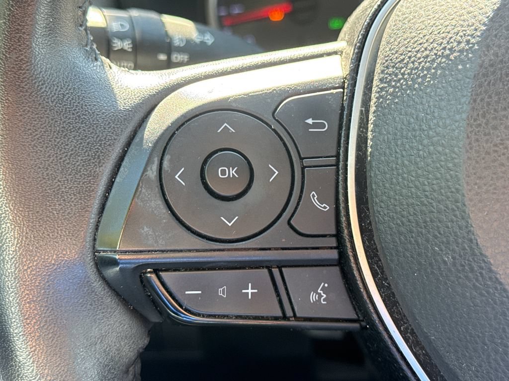 Used 2021 Toyota RAV4 XLE w/ XLE Grade Weather Package AWD/4WD image 30