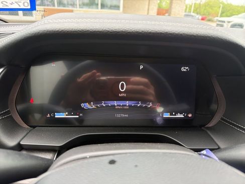 Used 2025 Jeep Grand Cherokee L Limited w/ Black Appearance Package image 9