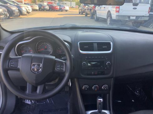 Used 2013 Dodge Avenger SE FWD image 18