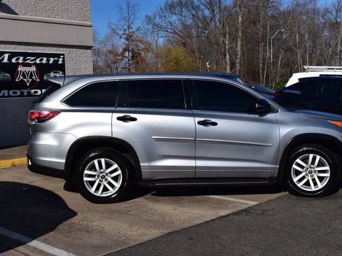 Used 2016 Toyota Highlander LE image 4