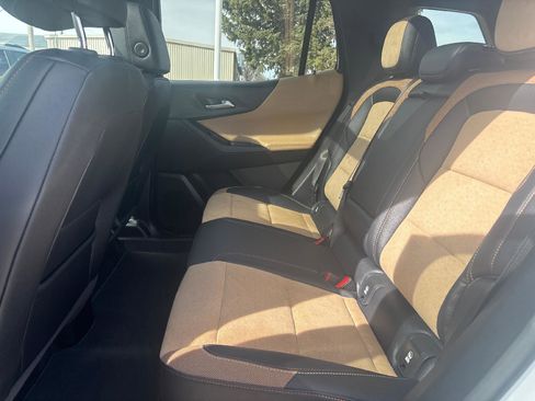 Used 2025 Chevrolet Equinox ACTIV w/ Safety and Technology Package image 38