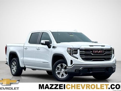 Used 2024 GMC Sierra 1500 SLT image 1