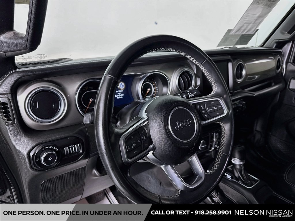 Used 2022 Jeep Wrangler Unlimited Sahara w/ Dual Top Group AWD/4WD image 9