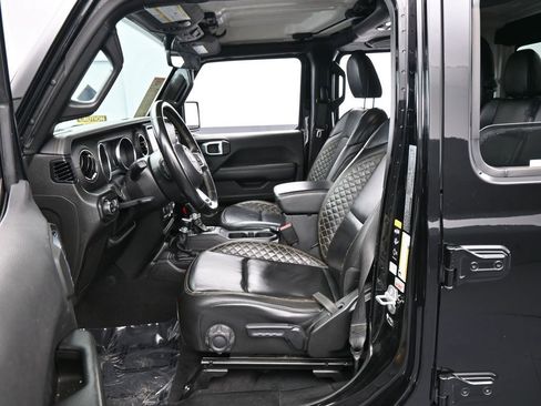 Used 2022 Jeep Gladiator Overland image 11