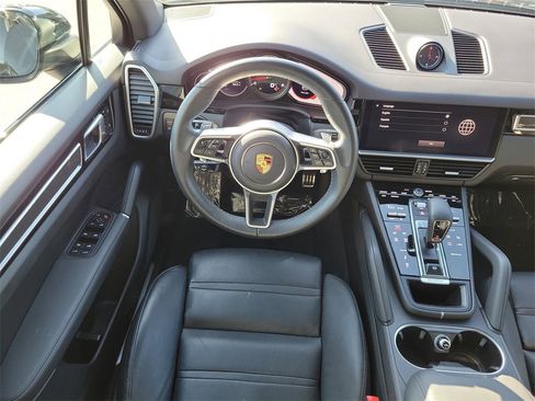 Certified 2023 Porsche Cayenne S Platinum image 21
