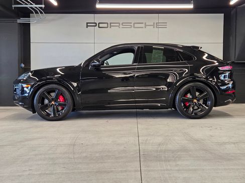 Certified 2025 Porsche Cayenne GTS AWD/4WD image 2