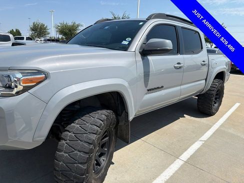 Used 2019 Toyota Tacoma TRD Sport w/ TRD Premium Sport Package RWD image 1
