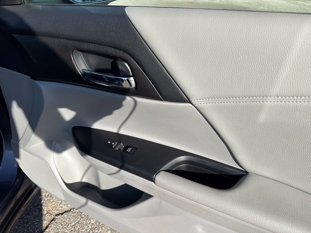 Used 2015 Honda Accord EX-L image 44
