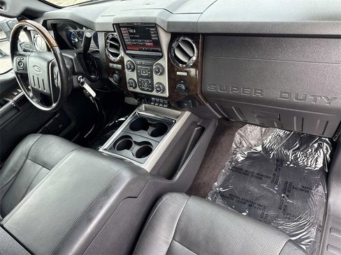 Used 2016 Ford F250 Platinum w/ FX4 Off-Road Package image 29