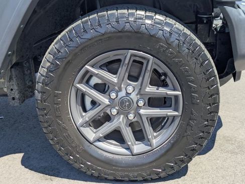 Used 2024 Jeep Wrangler Unlimited Sport AWD/4WD image 11
