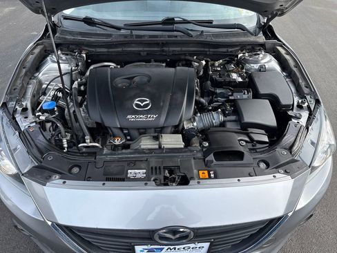 Used 2016 MAZDA MAZDA3 i Touring w/ Popular Equipment Package image 28