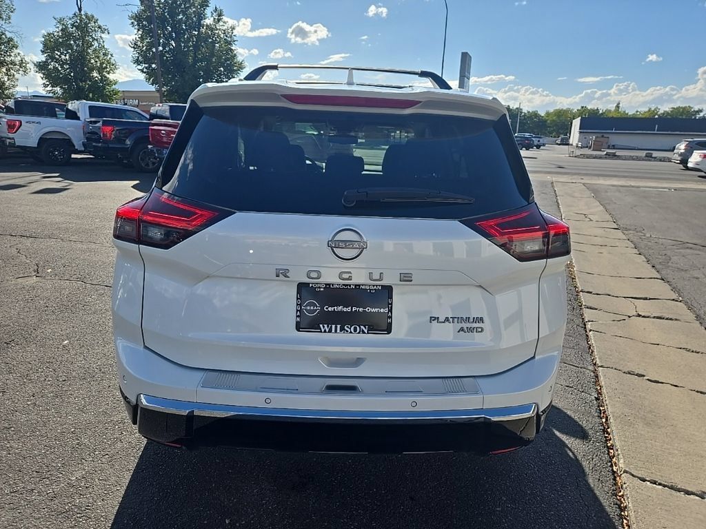 Used 2025 Nissan Rogue Platinum AWD/4WD image 7