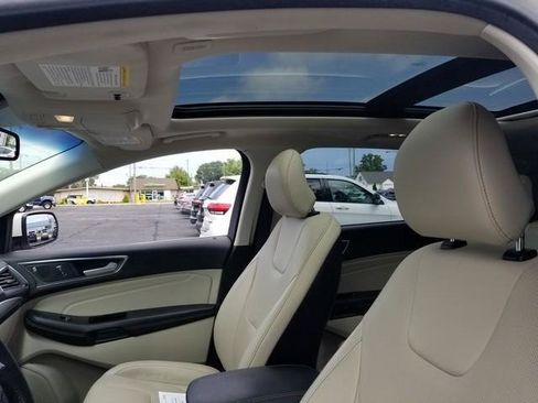 Used 2019 Ford Edge Titanium w/ Equipment Group 301A AWD/4WD image 13